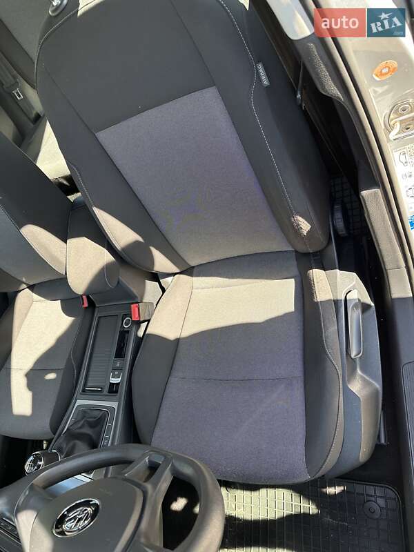 Універсал Volkswagen Golf 2015 в Лебедині