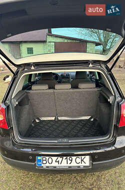 Хэтчбек Volkswagen Golf 2006 в 