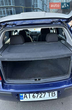 Хэтчбек Volkswagen Golf 1999 в 