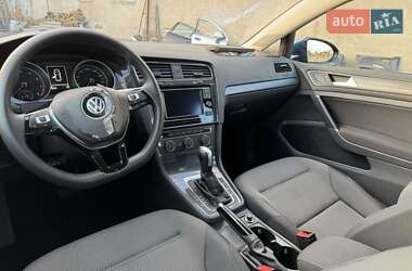 Хэтчбек Volkswagen Golf 2020 в 