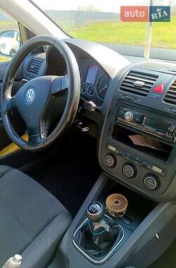 Хэтчбек Volkswagen Golf 2007 в 