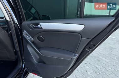 Хэтчбек Volkswagen Golf 2011 в 