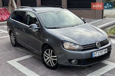 Хэтчбек Volkswagen Golf 2010 в 