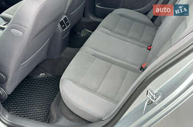 Хэтчбек Volkswagen Golf 2005 в 