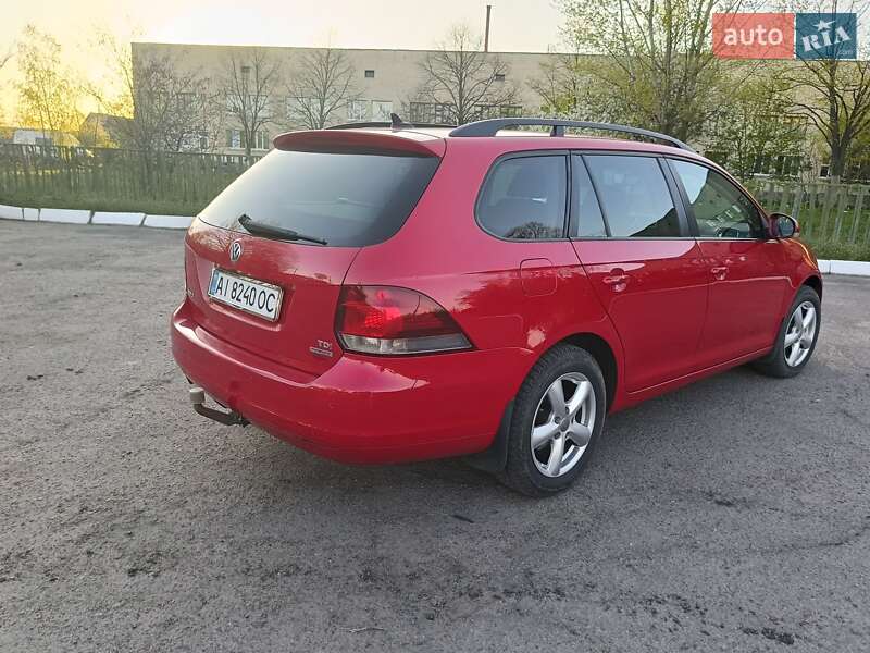 Универсал Volkswagen Golf 2011 в Попельне