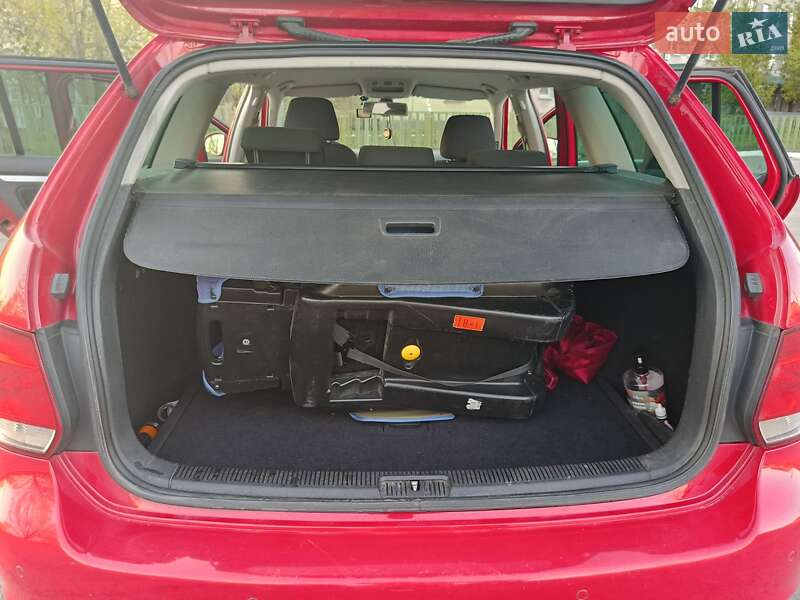 Универсал Volkswagen Golf 2011 в Попельне