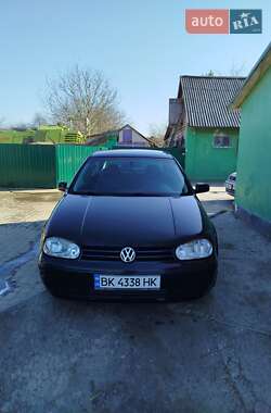 Хэтчбек Volkswagen Golf 1999 в 