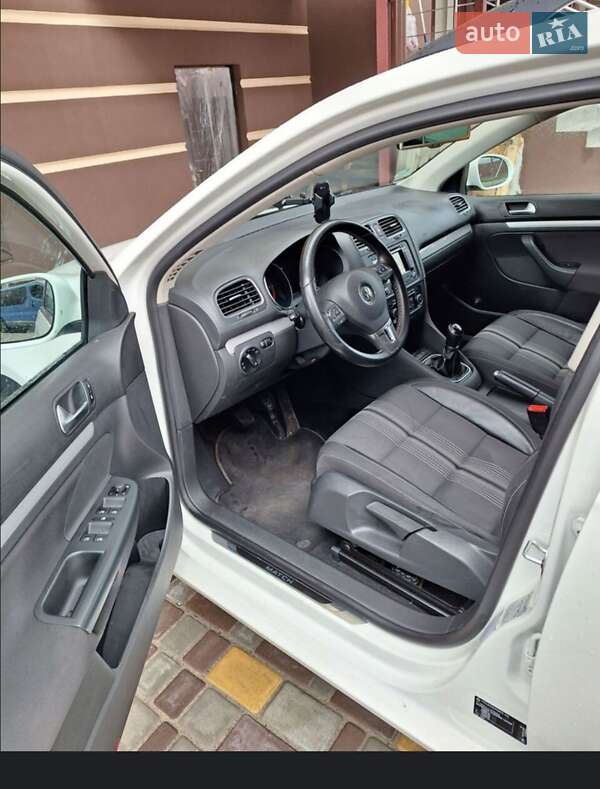 Універсал Volkswagen Golf 2012 в Ніжині