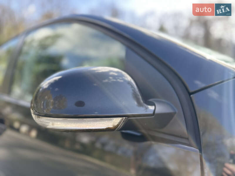 Хэтчбек Volkswagen Golf 2005 в Дрогобыче