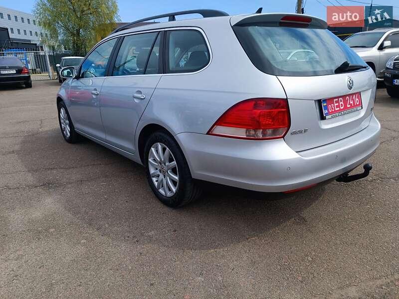Универсал Volkswagen Golf 2009 в Киеве