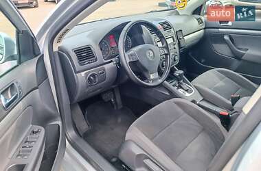 Универсал Volkswagen Golf 2009 в 