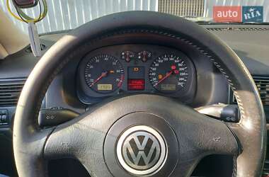 Хэтчбек Volkswagen Golf 1999 в 