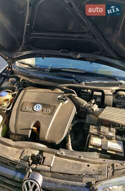 Хэтчбек Volkswagen Golf 1999 в 