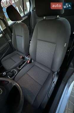 Хэтчбек Volkswagen Golf 2010 в 