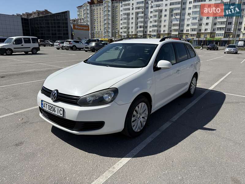 Универсал Volkswagen Golf 2010 в 