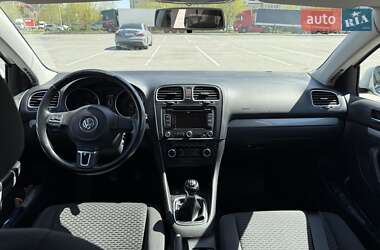Универсал Volkswagen Golf 2010 в 