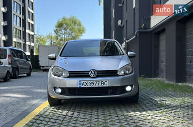 Хетчбек Volkswagen Golf 2012 в 