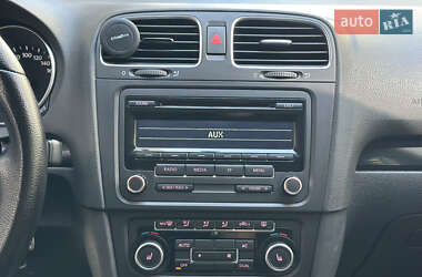 Хетчбек Volkswagen Golf 2012 в 