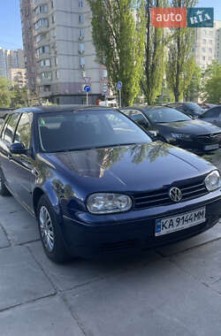 Хэтчбек Volkswagen Golf 2002 в 