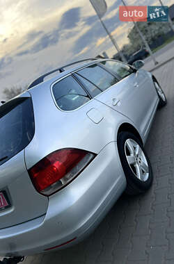 Універсал Volkswagen Golf 2011 в 