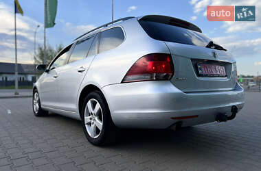 Універсал Volkswagen Golf 2011 в 