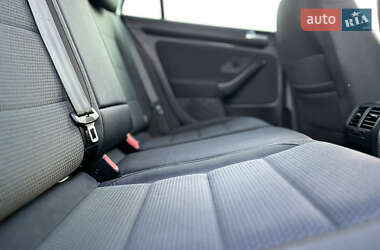 Універсал Volkswagen Golf 2011 в 