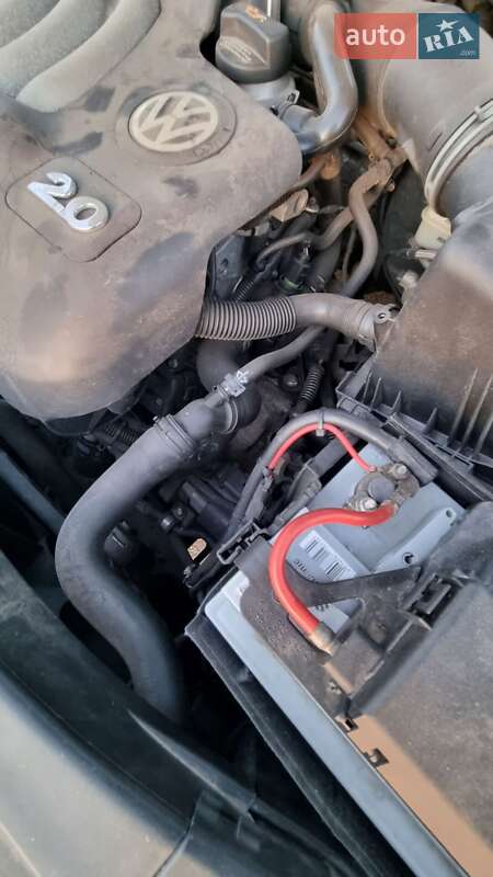 Хэтчбек Volkswagen Golf 2004 в Ирпене