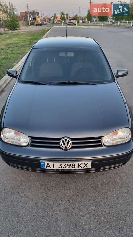 Хэтчбек Volkswagen Golf 2004 в Ирпене