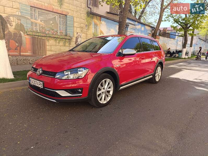 Универсал Volkswagen Golf 2017 в Белгороде-Днестровском