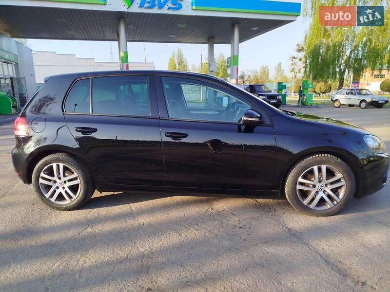 Хетчбек Volkswagen Golf 2010 в Лубнах