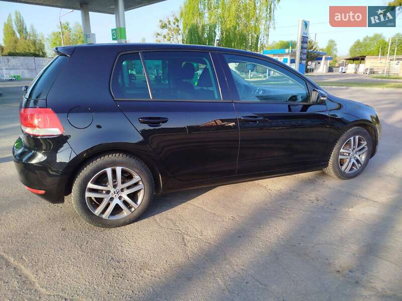 Хетчбек Volkswagen Golf 2010 в Лубнах