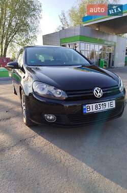 Хетчбек Volkswagen Golf 2010 в 