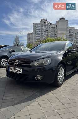 Хетчбек Volkswagen Golf 2010 в 