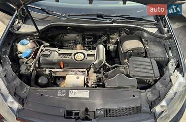 Хетчбек Volkswagen Golf 2010 в 