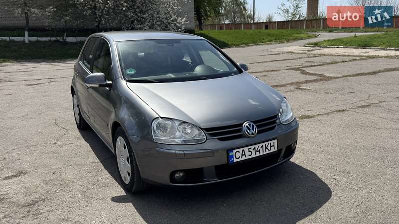 Хэтчбек Volkswagen Golf 2007 в 