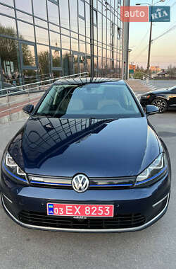 Хэтчбек Volkswagen Golf 2015 в 