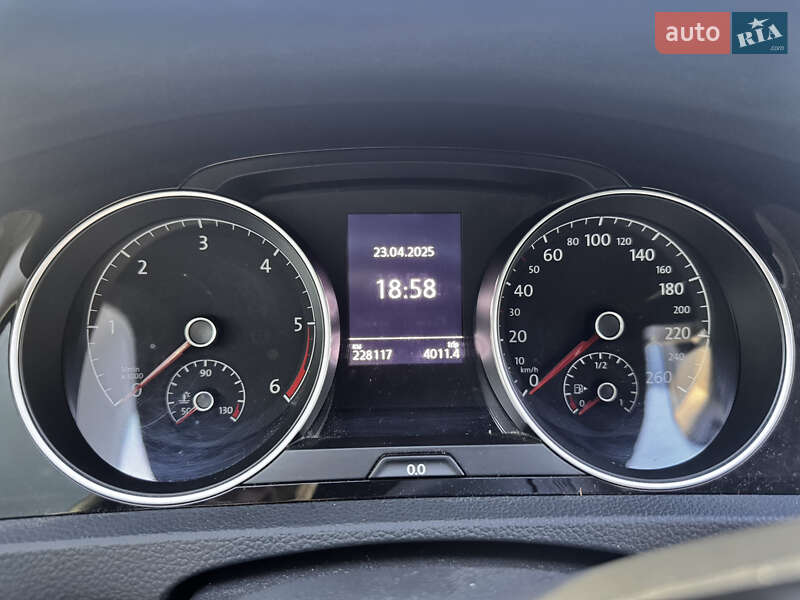 Универсал Volkswagen Golf 2017 в Хмельницком