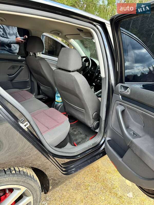 Хетчбек Volkswagen Golf 2006 в Ворохті