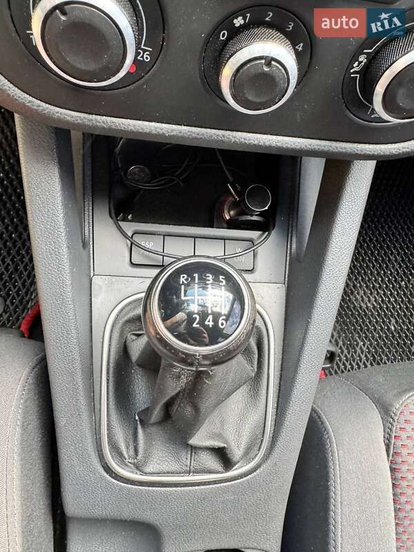 Хетчбек Volkswagen Golf 2006 в Ворохті