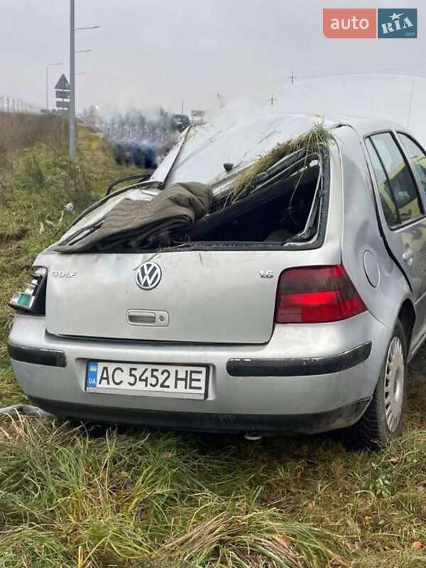 Хэтчбек Volkswagen Golf 2000 в Владимире