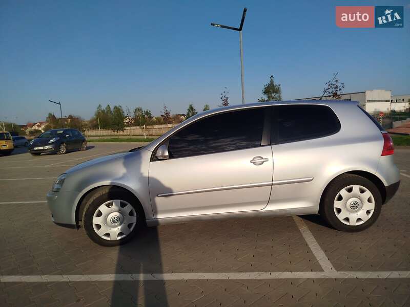 Хетчбек Volkswagen Golf 2007 в Луцьку