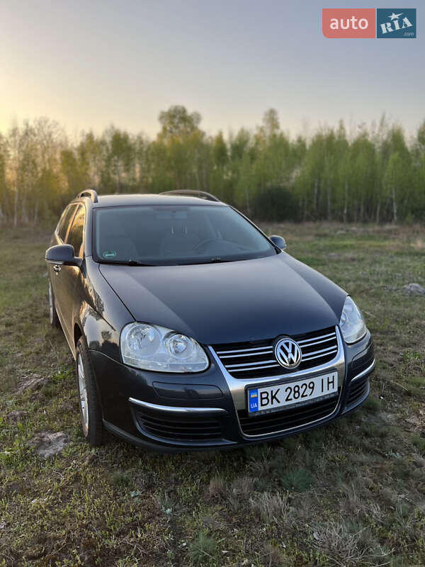 Универсал Volkswagen Golf 2007 в Сарнах