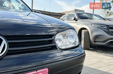 Хэтчбек Volkswagen Golf 2003 в 