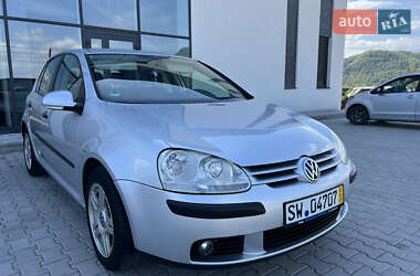Хетчбек Volkswagen Golf 2004 в 