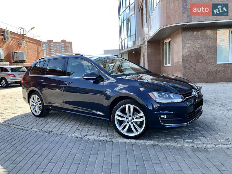 Универсал Volkswagen Golf 2015 в 