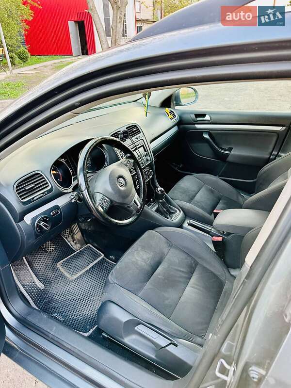 Універсал Volkswagen Golf 2013 в Харкові