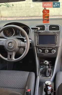 Хэтчбек Volkswagen Golf 2009 в 
