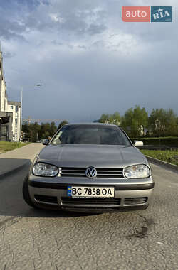 Хетчбек Volkswagen Golf 2003 в 