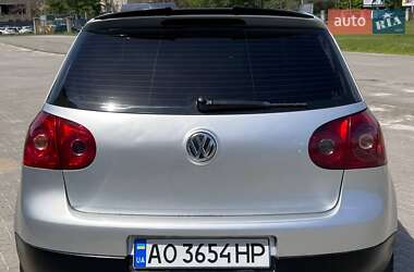 Хэтчбек Volkswagen Golf 2003 в 