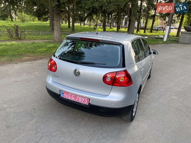 Хетчбек Volkswagen Golf 2008 в Умані